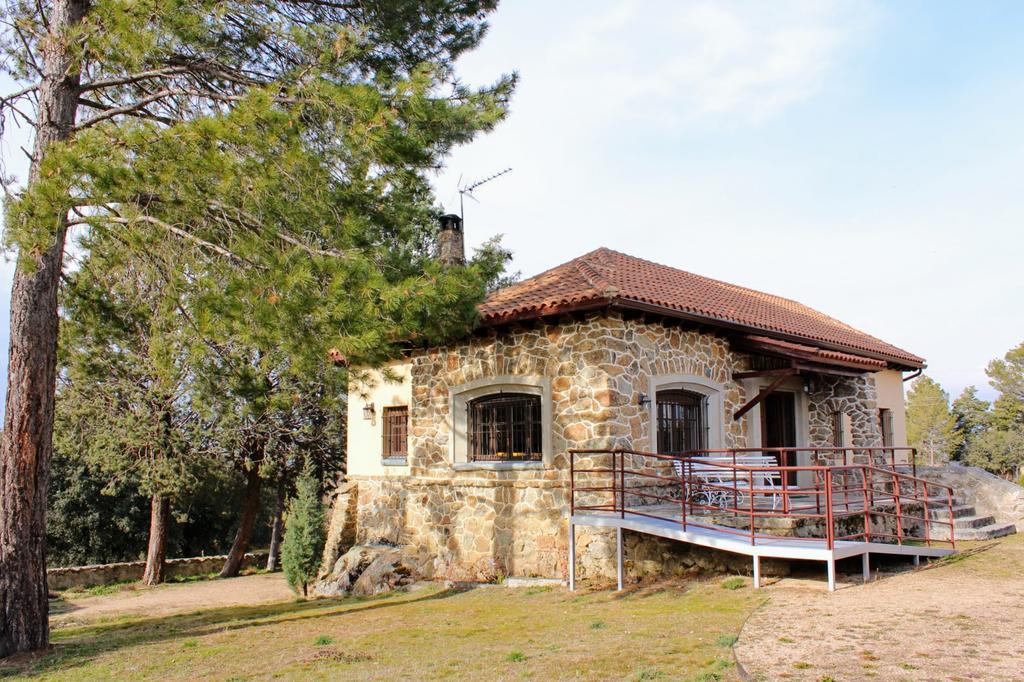 Vila Casa Rural El Pinar Navas de Riofrio Exteriér fotografie